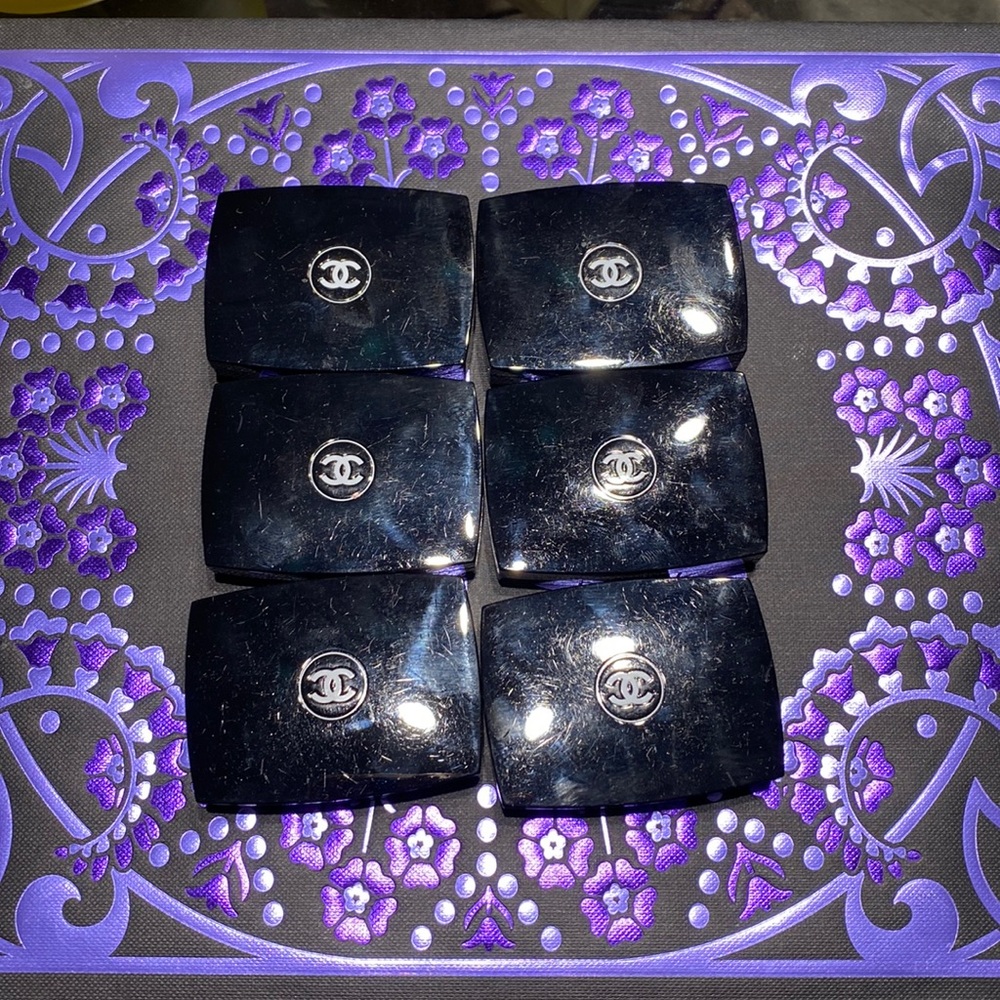 Chanel 6 Mono Soft Touch Eyeshadow